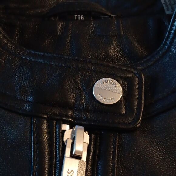 Guess   - Picture 5 of 9